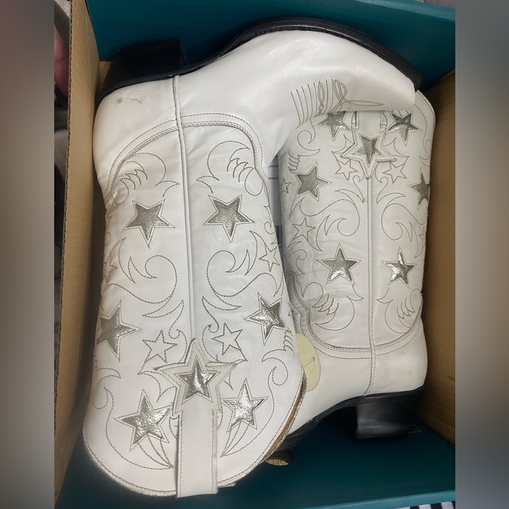 Ariat boots size 7.